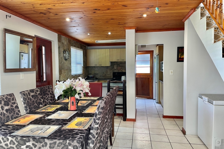 6 Bedroom Property for Sale in Strandfontein Western Cape